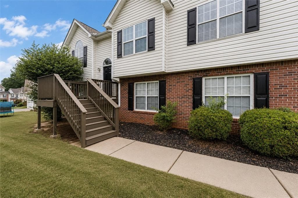 4 bedroom, 3 bathroom, 1,927 sq ft single family residence for sale at 1312 Vine Circle, Mcdonough, GA 30253 — photo 3