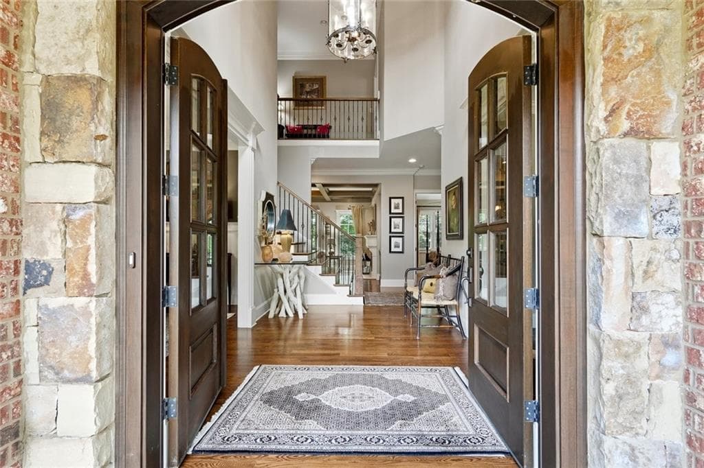 5 bedroom, 7 bathroom, 6,082 sq ft single family residence under contract at 1540 Bramble Bush Way, Suwanee, GA 30024 — photo 3