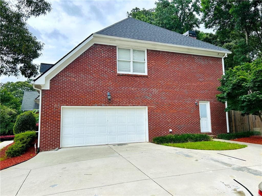 4 bedroom, 5 bathroom, 3,986 sq ft single family residence for sale at 2730 Runnelwood Lane, Snellville, GA 30078 — photo 3