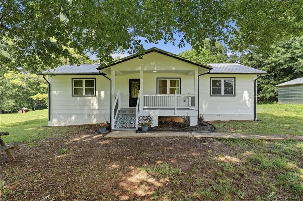 3 bedroom, 2 bathroom, 1,400 sq ft single family residence under contract at 667 Wo Smith Road, Jefferson, GA 30549