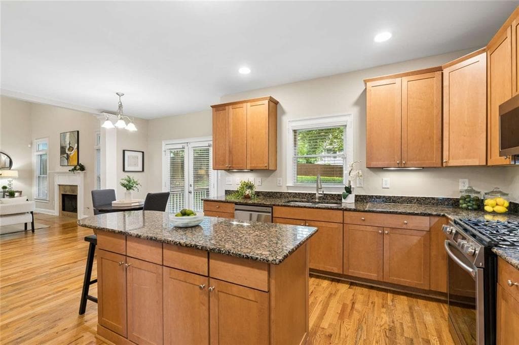 4 bedroom, 3 bathroom, 2,946 sq ft single family residence under contract at 280 3rd Avenue, Avondale Estates, GA 30002 — photo 2