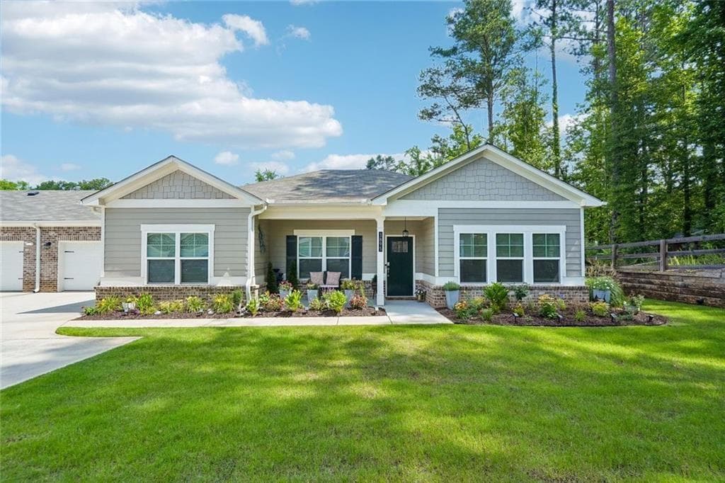 3 bedroom, 2 bathroom, 1,782 sq ft single family residence for sale at 3895 Shelleydale Drive, Powder Springs, GA 30127 — photo 1 of 33