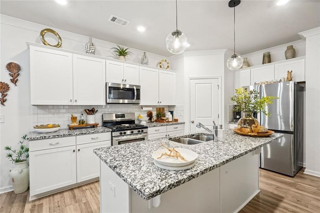 3 bedroom, 2 bathroom, 1,782 sq ft single family residence for sale at 3895 Shelleydale Drive, Powder Springs, GA 30127 — photo 4