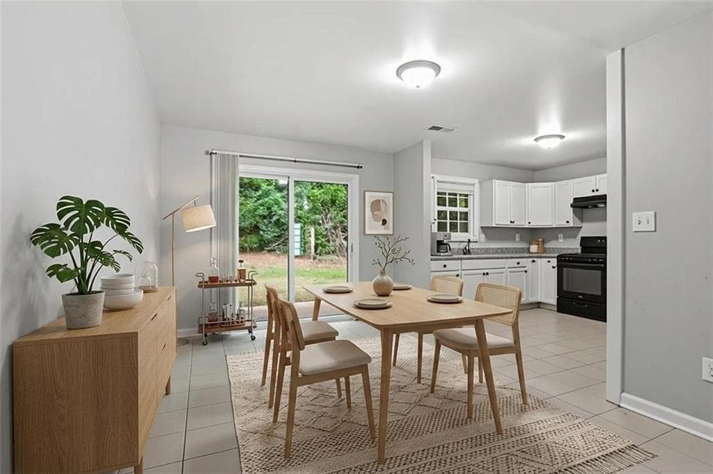 3 bedroom, 2 bathroom, 1,218 sq ft single family residence under contract at 5202 Scarbrough Lane, Stone Mountain, GA 30088 — photo 5
