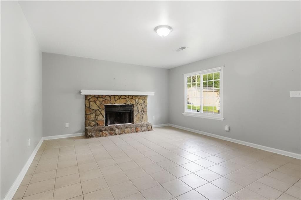 3 bedroom, 2 bathroom, 1,218 sq ft single family residence under contract at 5202 Scarbrough Lane, Stone Mountain, GA 30088 — photo 9