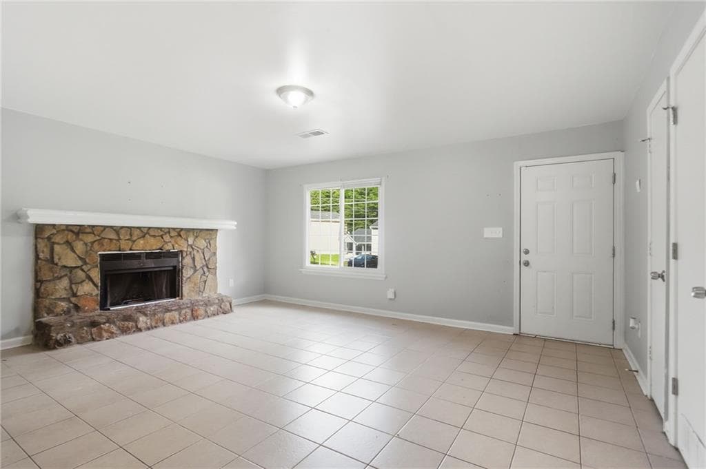 3 bedroom, 2 bathroom, 1,218 sq ft single family residence under contract at 5202 Scarbrough Lane, Stone Mountain, GA 30088 — photo 10