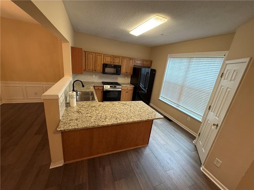 3 bedroom, 3 bathroom, 1,668 sq ft townhouse for rent at 161 Riverstone Commons Circle, Canton, GA 30114 for $1,800 a month — photo 4
