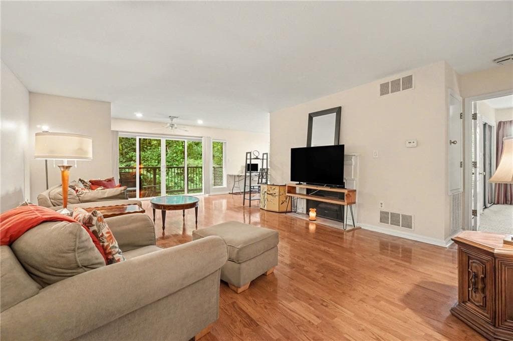 2 bedroom, 2 bathroom, 1,504 sq ft condominium under contract at 4105 Pine Heights Drive, Atlanta, GA 30324 — photo 9