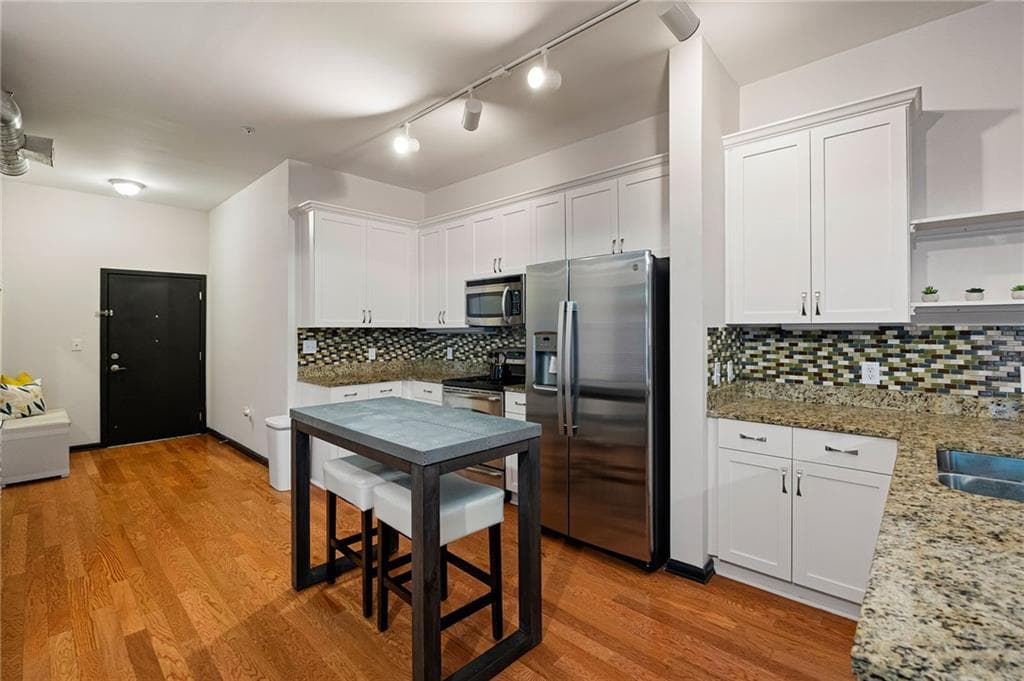 2 bedroom, 2 bathroom, 1,223 sq ft condominium for rent at 5300 Peachtree Road 0501, Chamblee, GA 30341 for $2,150 a month — photo 3
