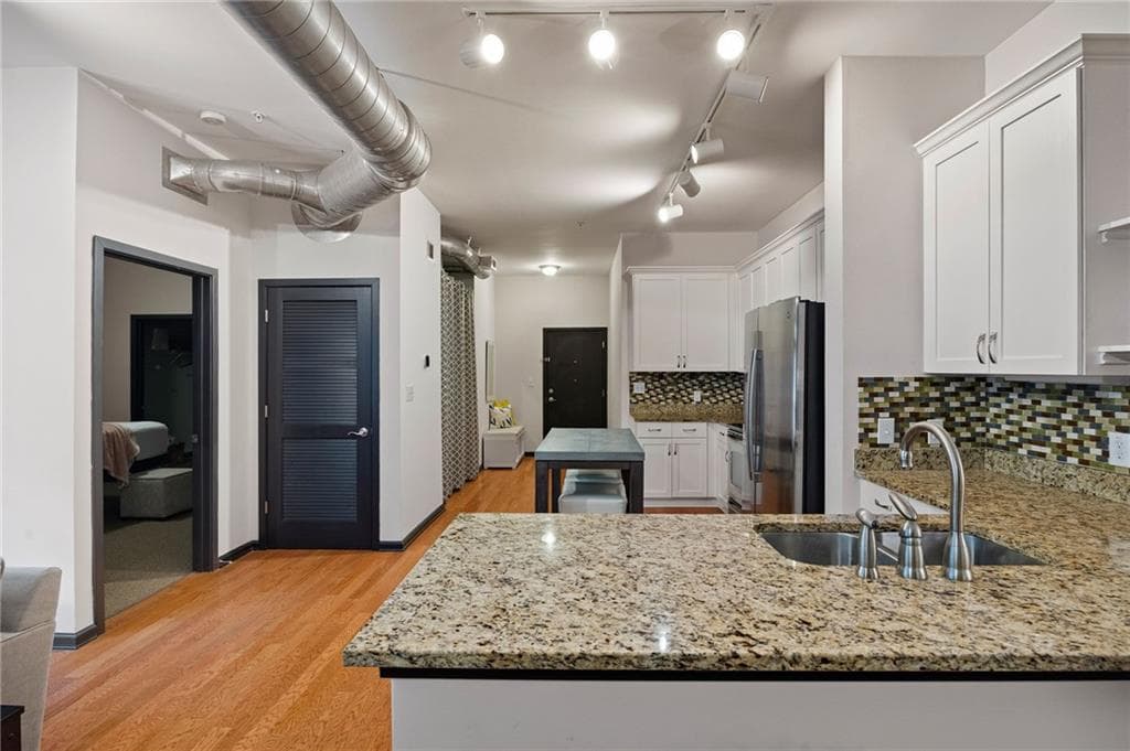 2 bedroom, 2 bathroom, 1,223 sq ft condominium for rent at 5300 Peachtree Road 0501, Chamblee, GA 30341 for $2,150 a month — photo 4