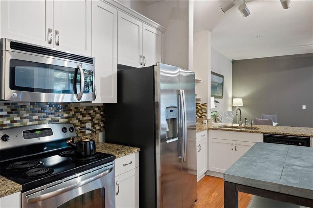 2 bedroom, 2 bathroom, 1,223 sq ft condominium for rent at 5300 Peachtree Road 0501, Chamblee, GA 30341 for $2,150 a month — photo 5