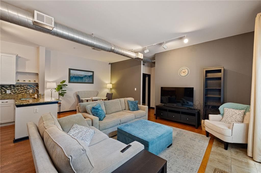 2 bedroom, 2 bathroom, 1,223 sq ft condominium for rent at 5300 Peachtree Road 0501, Chamblee, GA 30341 for $2,150 a month — photo 9