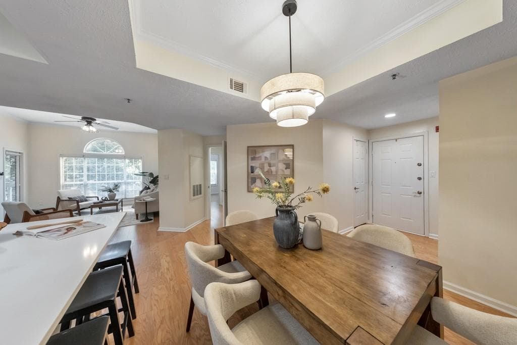 2 bedroom, 2 bathroom, 1,216 sq ft condominium for sale at 1250 Parkwood Circle 1312, Atlanta, GA 30339 — photo 5