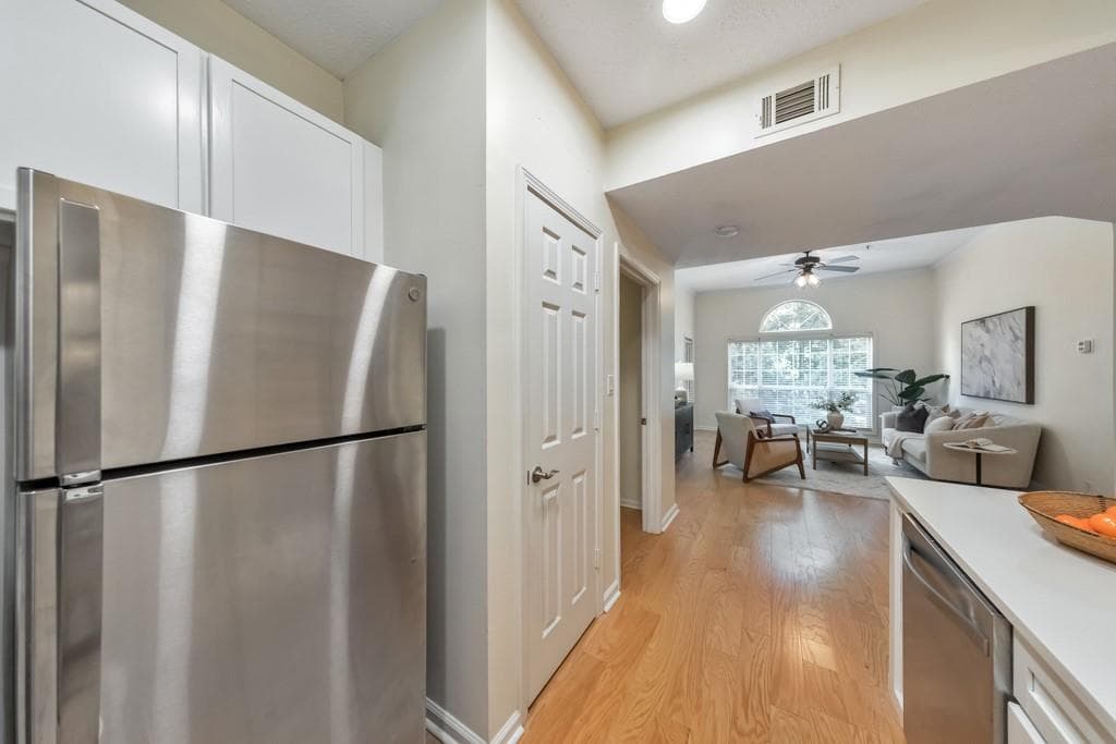 2 bedroom, 2 bathroom, 1,216 sq ft condominium for sale at 1250 Parkwood Circle 1312, Atlanta, GA 30339 — photo 8