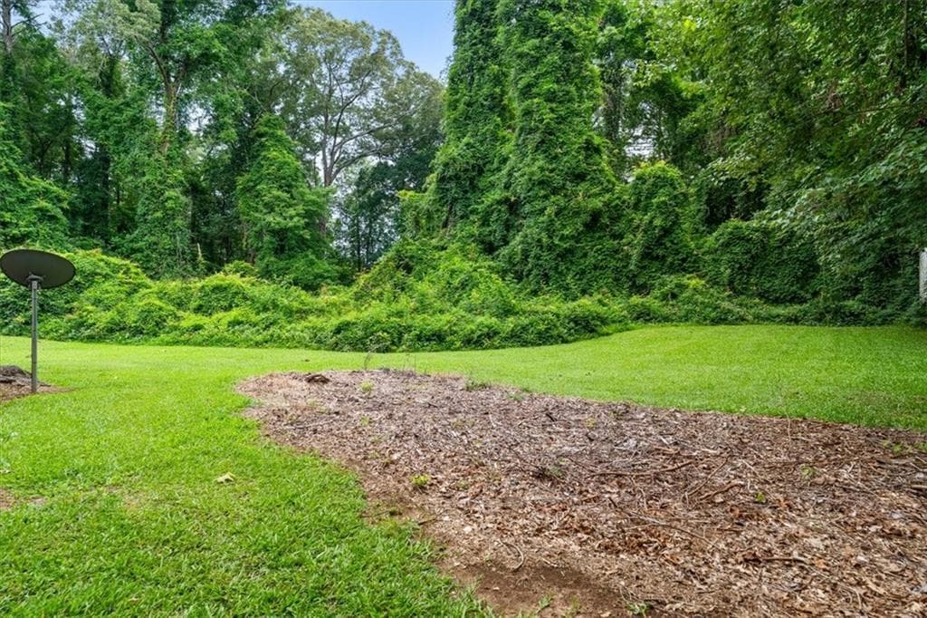 4 bedroom, 2 bathroom, 1,890 sq ft single family residence under contract at 2205 Enon Road, Atlanta, GA 30331 — photo 6