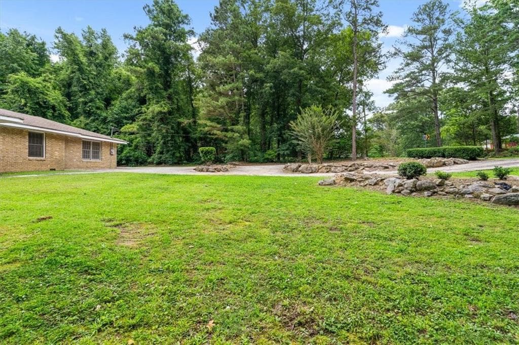4 bedroom, 2 bathroom, 1,890 sq ft single family residence under contract at 2205 Enon Road, Atlanta, GA 30331 — photo 5