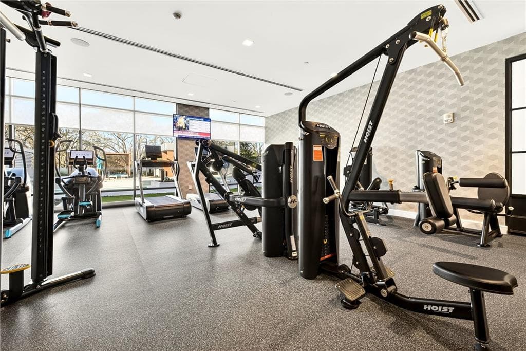 2 bedroom, 3 bathroom, 2,577 sq ft condominium for sale at 2520 Peachtree Road 1003, Atlanta, GA 30305 — photo 9