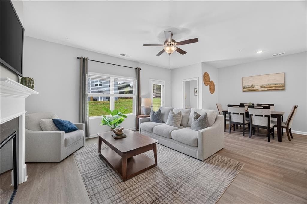 4 bedroom, 3 bathroom, 1,805 sq ft townhouse under contract at 6418 Towhee Way, Morrow, GA 30260 — photo 5
