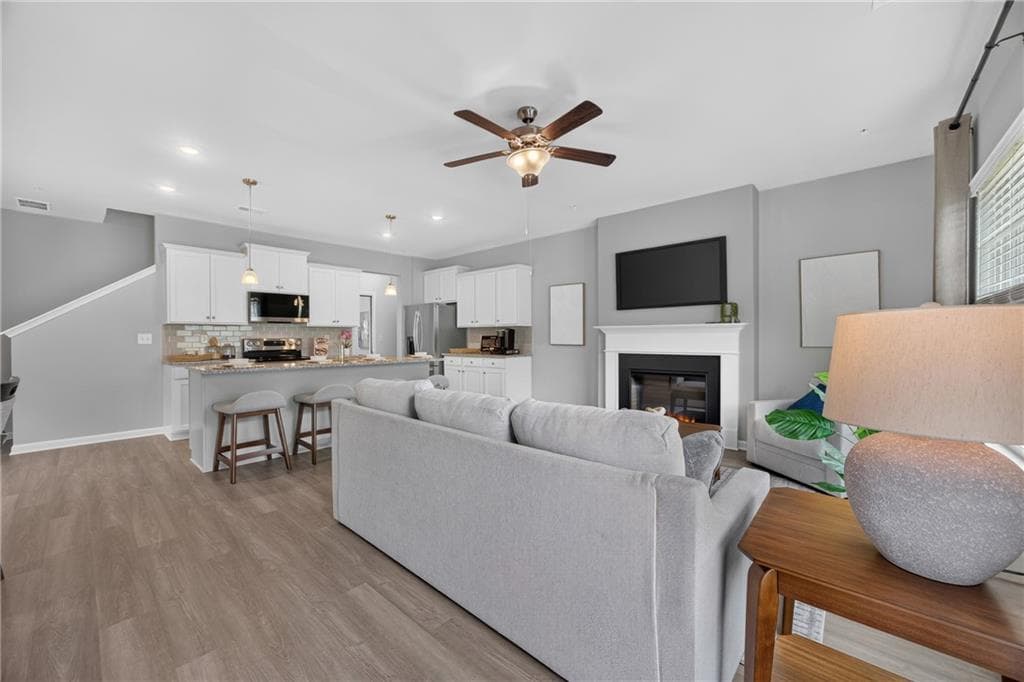 4 bedroom, 3 bathroom, 1,805 sq ft townhouse under contract at 6418 Towhee Way, Morrow, GA 30260 — photo 6