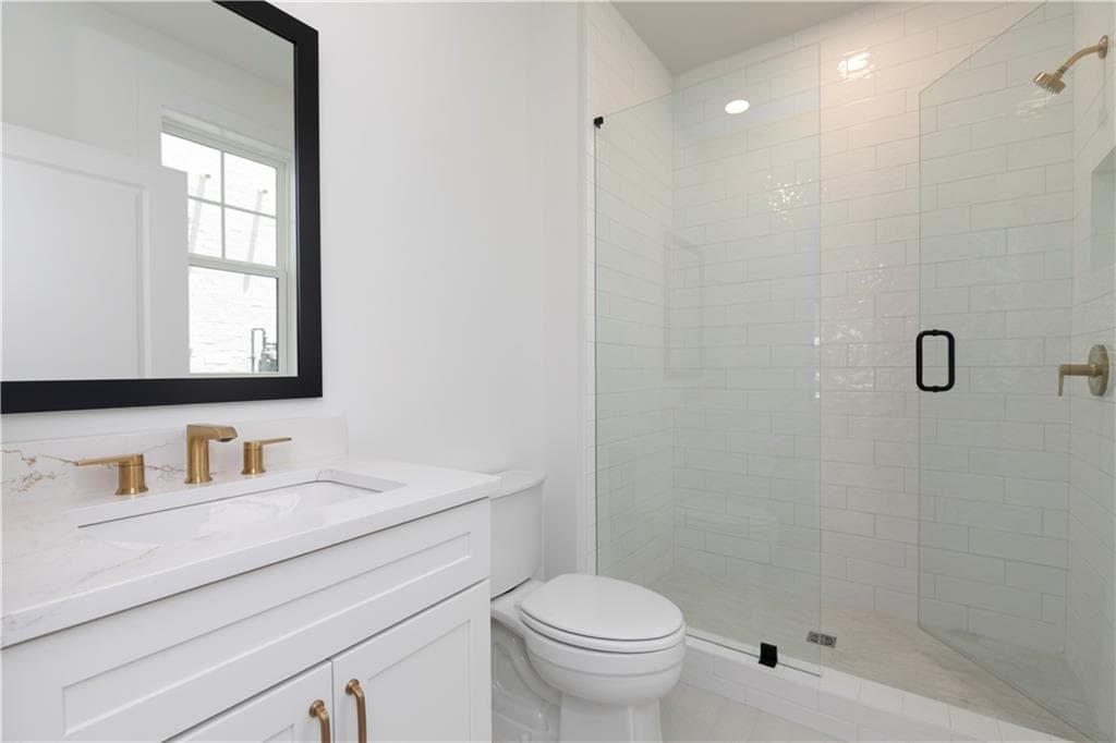 3 bedroom, 5 bathroom, 3,700 sq ft townhouse under contract at 2058 Lanier Grove, Alpharetta, GA 30009 — photo 6