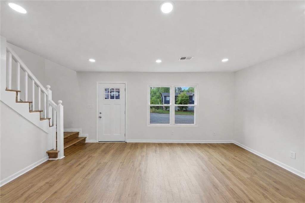 2 bedroom, 3 bathroom, 1,056 sq ft townhouse for sale at 2050 Lenoa Lane, Austell, GA 30106 — photo 4