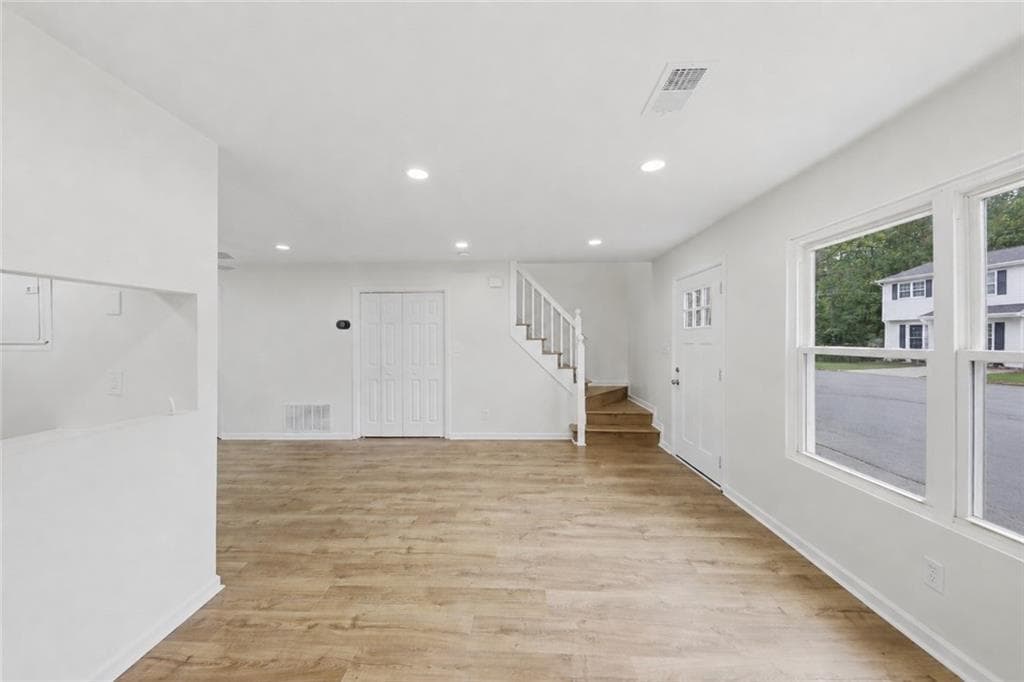 2 bedroom, 3 bathroom, 1,056 sq ft townhouse for sale at 2050 Lenoa Lane, Austell, GA 30106 — photo 6