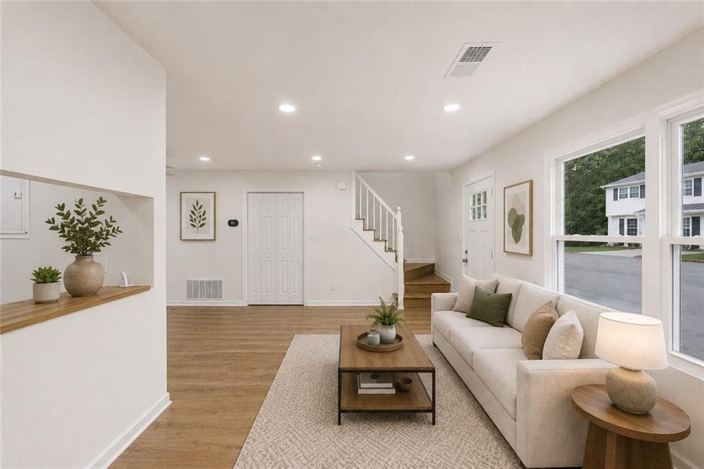 2 bedroom, 3 bathroom, 1,056 sq ft townhouse for sale at 2050 Lenoa Lane, Austell, GA 30106 — photo 7