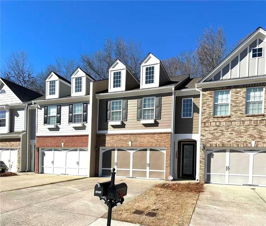 3 bedroom, 3 bathroom, 2,022 sq ft townhouse for sale at 2652 Pierce Brennen Court, Lawrenceville, GA 30043 — photo 4