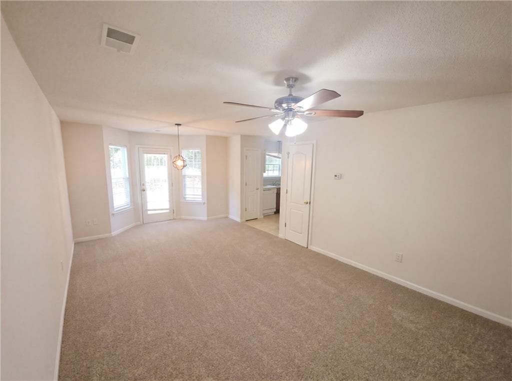 2 bedroom, 2 bathroom, 1,228 sq ft townhouse under contract at 220 Fox Creek Boulevard, Woodstock, GA 30188 — photo 3