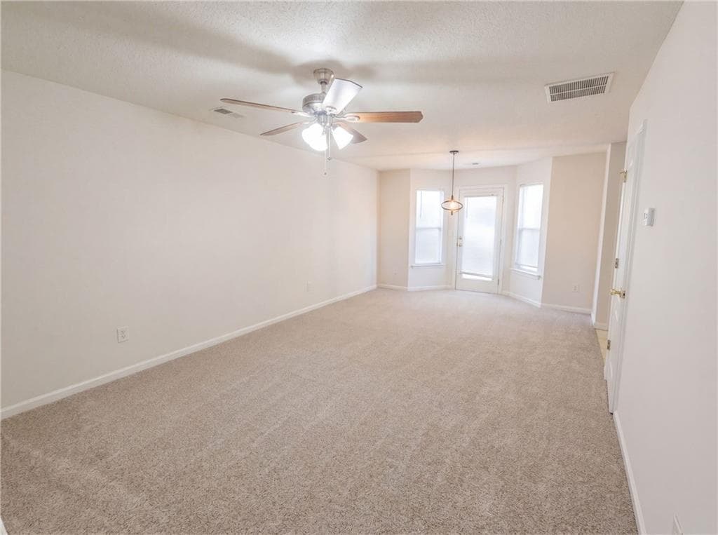 2 bedroom, 2 bathroom, 1,228 sq ft townhouse under contract at 220 Fox Creek Boulevard, Woodstock, GA 30188 — photo 6