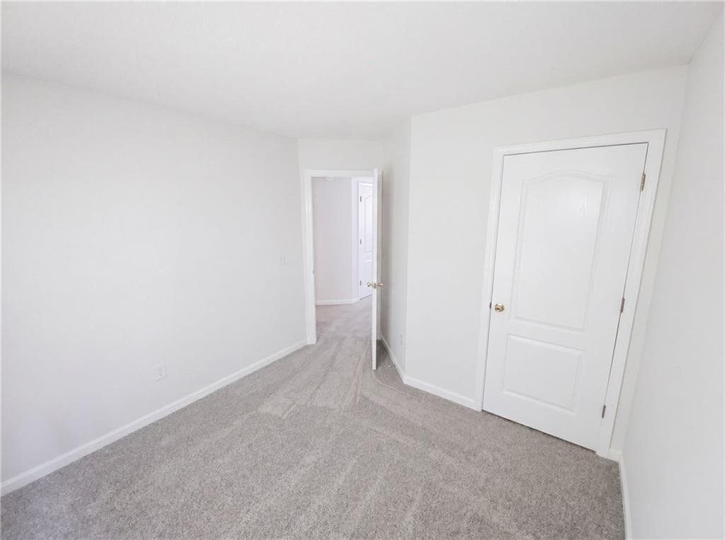 2 bedroom, 2 bathroom, 1,228 sq ft townhouse under contract at 220 Fox Creek Boulevard, Woodstock, GA 30188 — photo 8