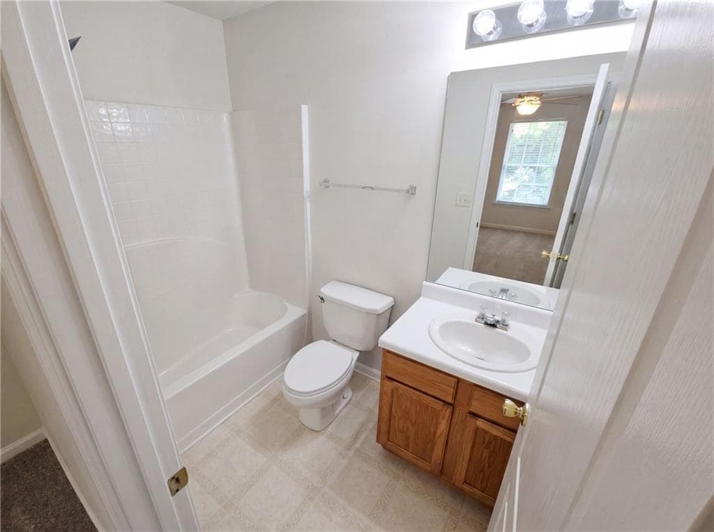 2 bedroom, 2 bathroom, 1,228 sq ft townhouse under contract at 220 Fox Creek Boulevard, Woodstock, GA 30188 — photo 10