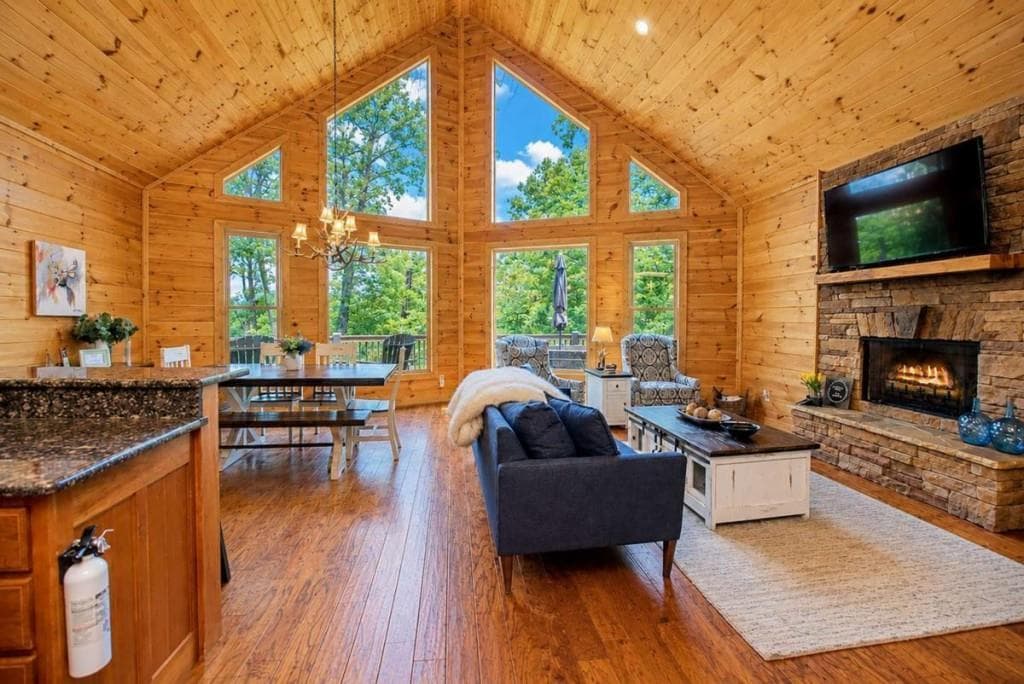 3 bedroom, 3 bathroom, 2,220 sq ft single family residence for sale at 901 Stuart Mountain Road, Mineral Bluff, GA 30559 — photo 7