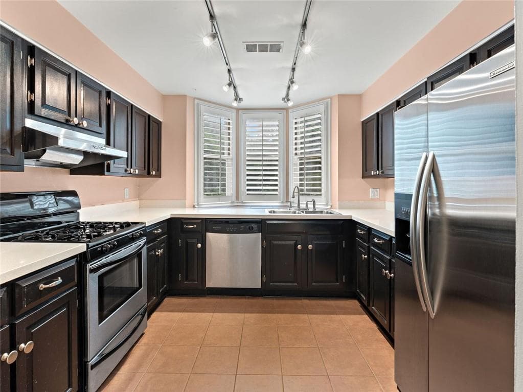 3 bedroom, 2 bathroom, 1,916 sq ft townhouse for rent at 206 NE 6th Street 206, Atlanta, GA 30308 for $3,600 a month — photo 6