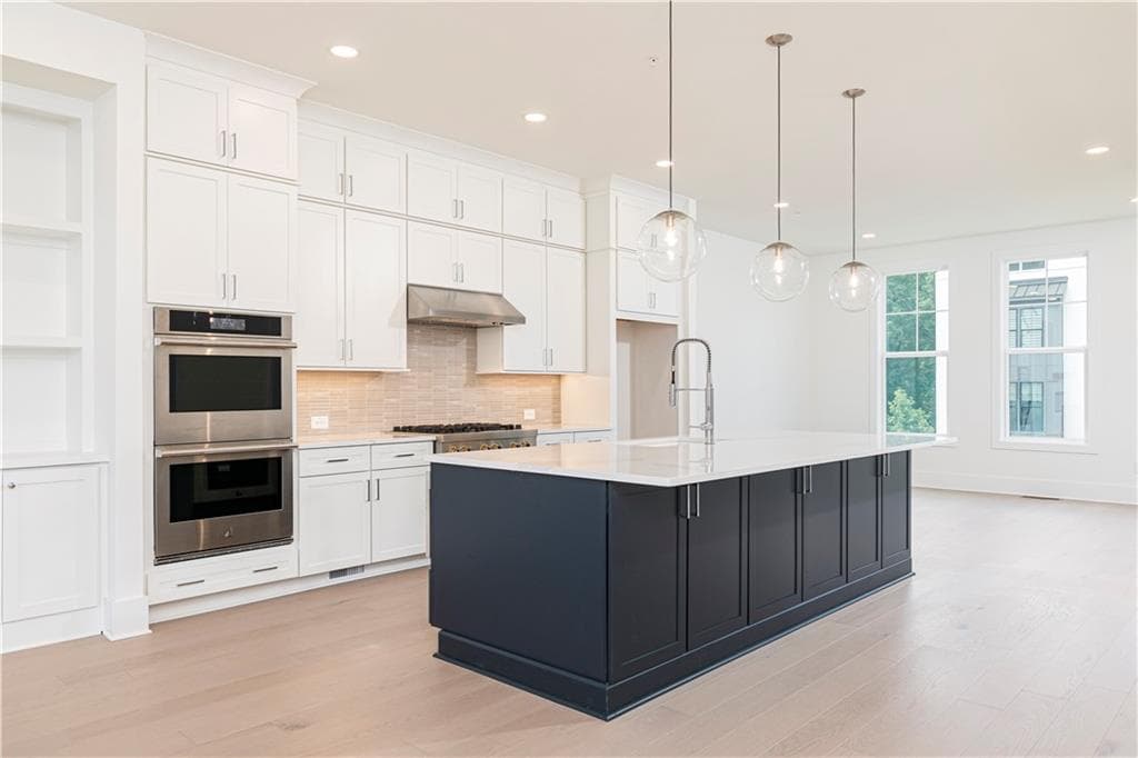 3 bedroom, 5 bathroom, 3,700 sq ft townhouse for sale at 2054 LANIER Grove, Alpharetta, GA 30009 — photo 8
