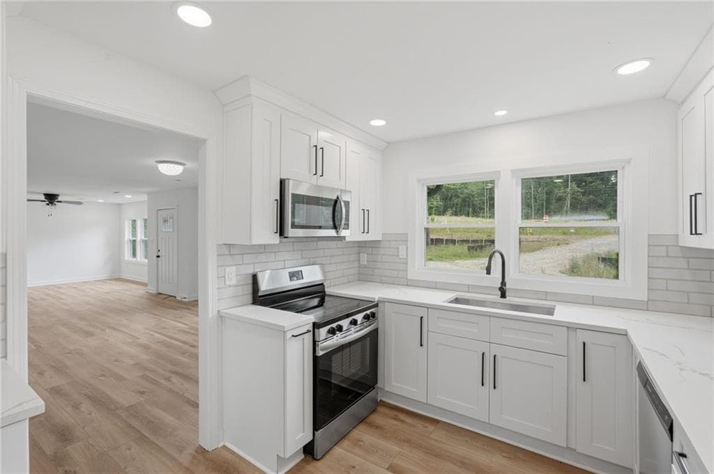 3 bedroom, 2 bathroom, 1,400 sq ft single family residence for sale at 12778 Cumming Highway, Canton, GA 30115 — photo 3