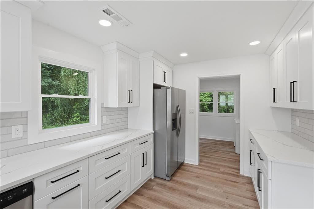 3 bedroom, 2 bathroom, 1,400 sq ft single family residence for sale at 12778 Cumming Highway, Canton, GA 30115 — photo 5