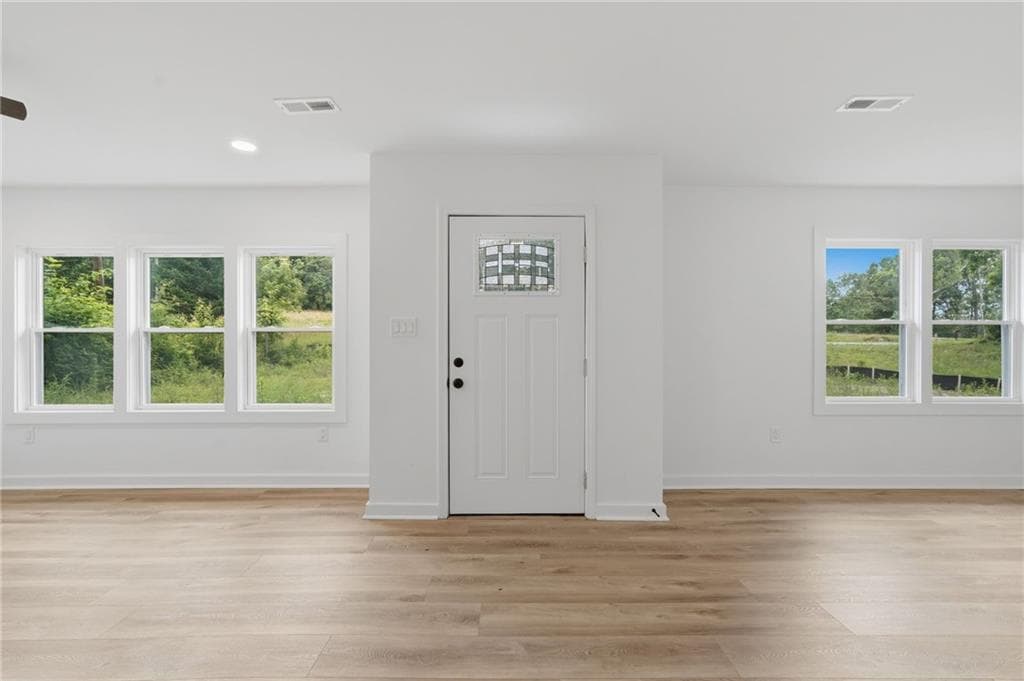 3 bedroom, 2 bathroom, 1,400 sq ft single family residence for sale at 12778 Cumming Highway, Canton, GA 30115 — photo 7