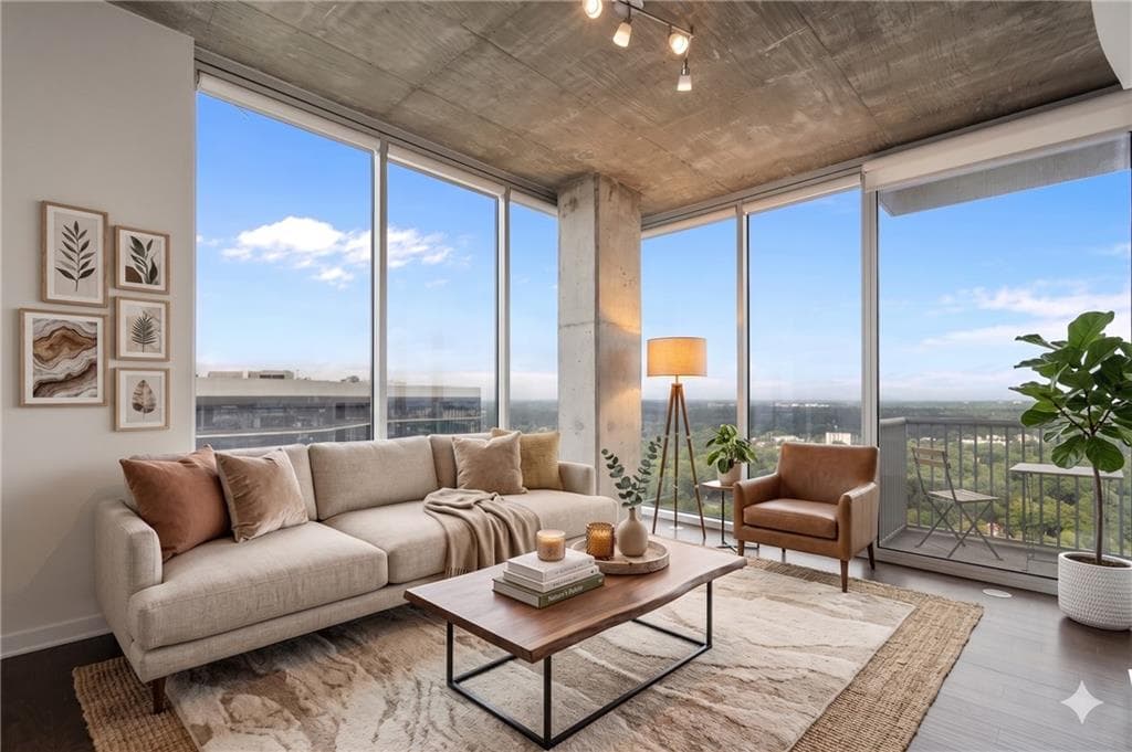 2 bedroom, 2 bathroom, 1,000 sq ft condominium for sale at 855 Peachtree Street 2914, Atlanta, GA 30308 — photo 1 of 29