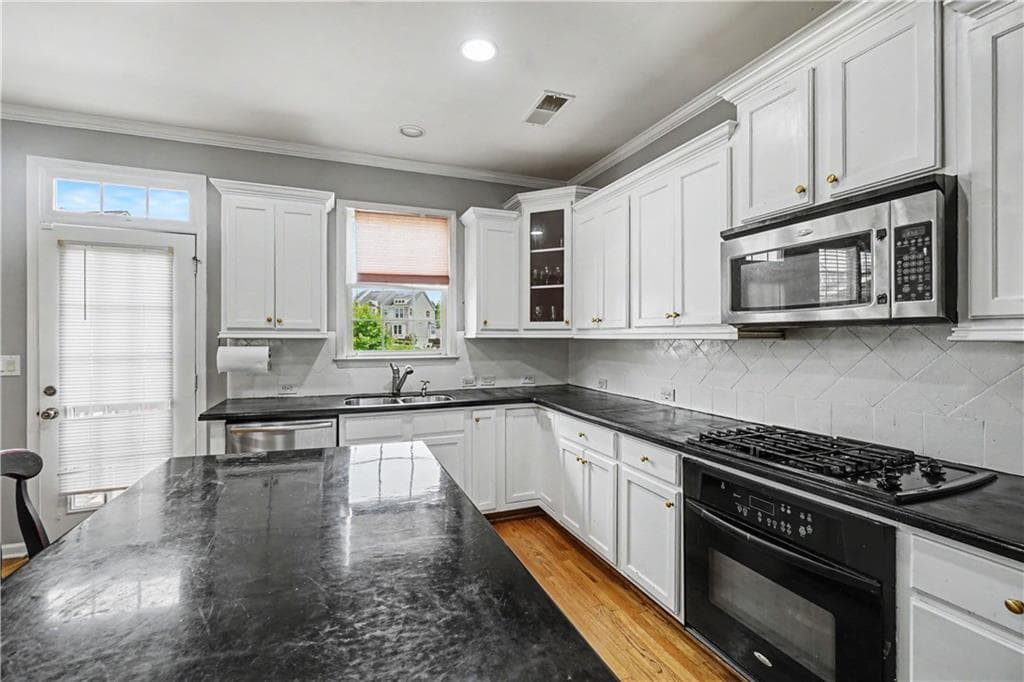 2 bedroom, 3 bathroom, 1,778 sq ft townhouse for sale at 6235 Carriage Gate Lane, Mableton, GA 30126 — photo 8