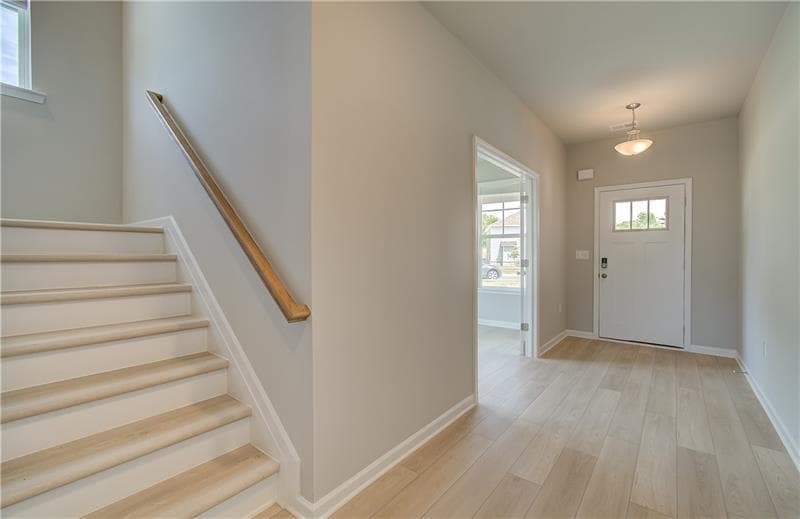 4 bedroom, 3 bathroom, 2,916 sq ft single family residence for sale at 282 Arnewood Circle, Mcdonough, GA 30253 — photo 5