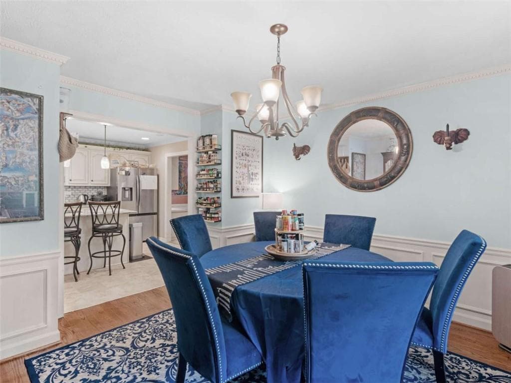 6 bedroom, 3 bathroom, 2,710 sq ft single family residence under contract at 1310 Vineyard Drive, Conyers, GA 30013 — photo 3