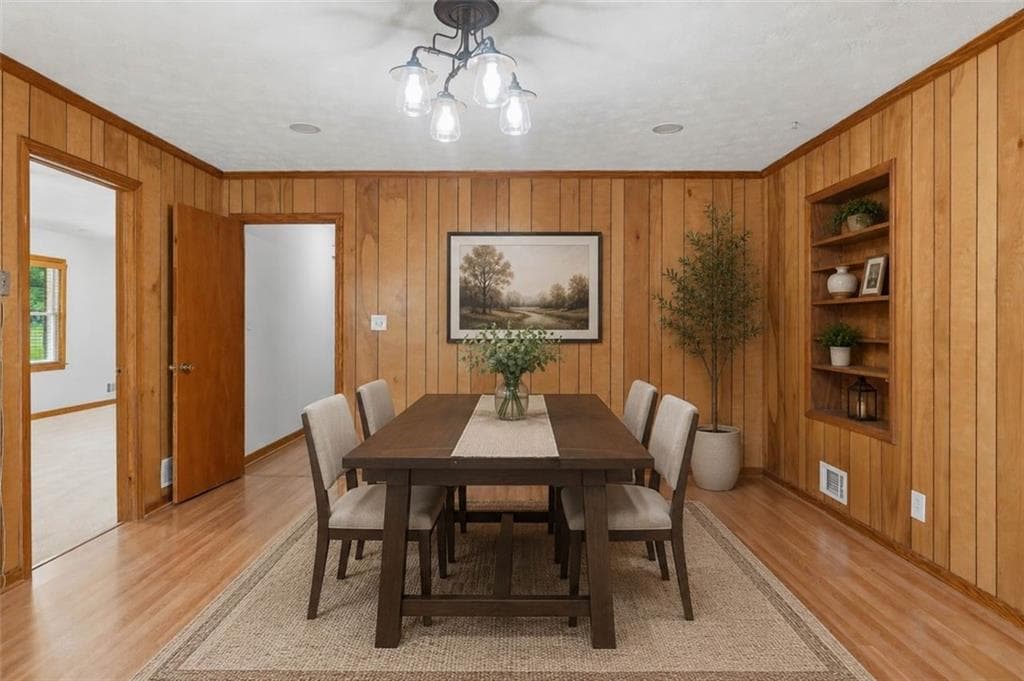 4 bedroom, 2 bathroom, 1,492 sq ft single family residence under contract at 3283 Meadowview Lane, Marietta, GA 30008 — photo 8