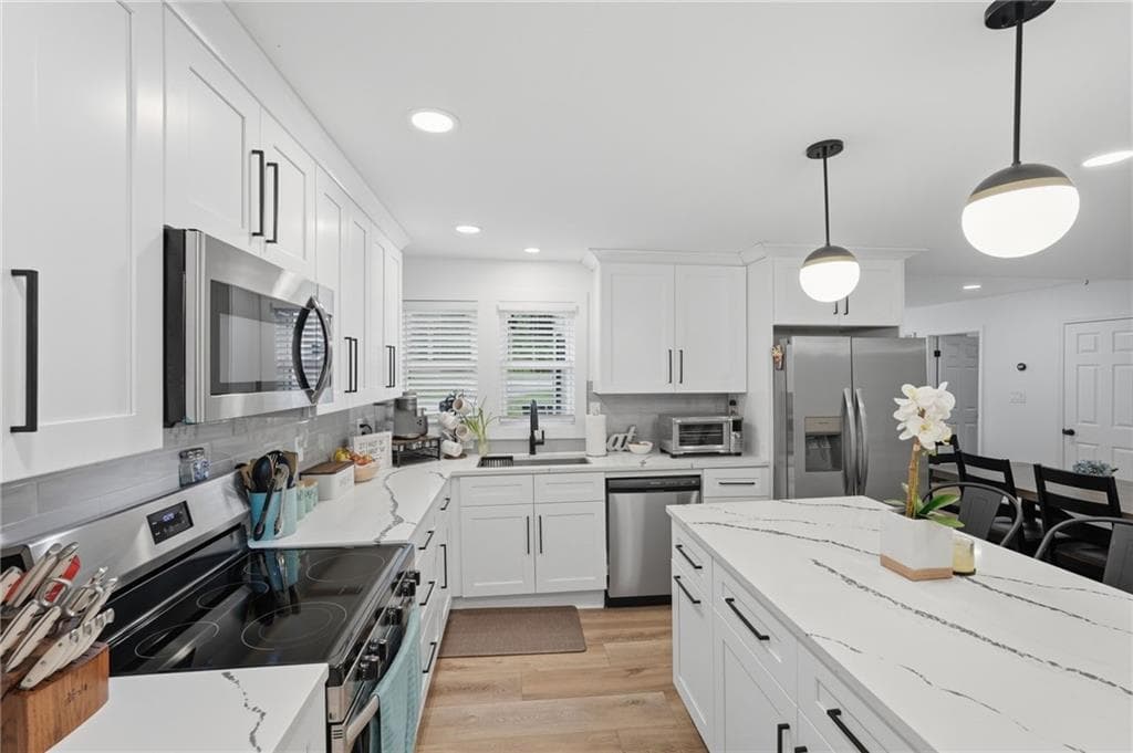 4 bedroom, 2 bathroom, 1,260 sq ft single family residence for sale at 12836 Cumming Highway, Canton, GA 30115 — photo 4