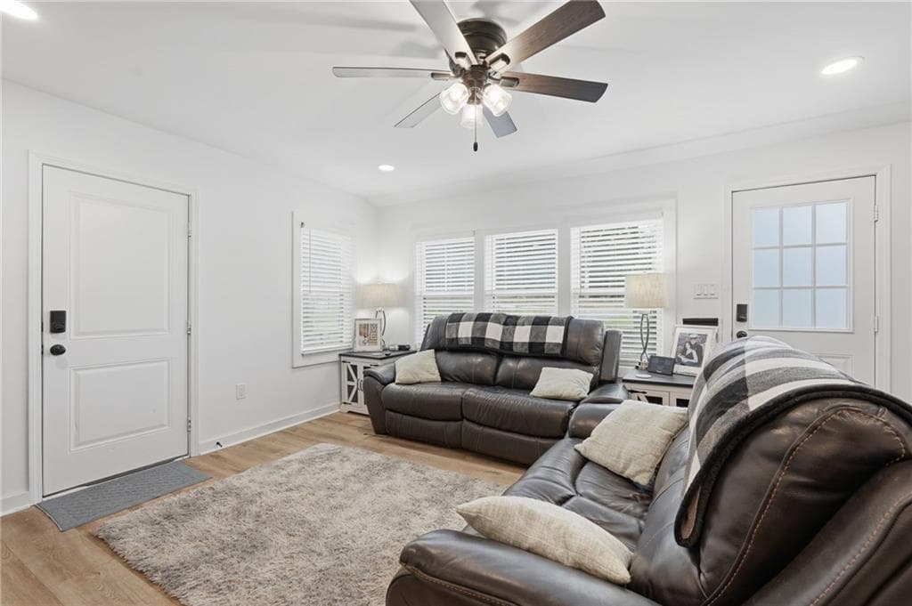 4 bedroom, 2 bathroom, 1,260 sq ft single family residence for sale at 12836 Cumming Highway, Canton, GA 30115 — photo 8
