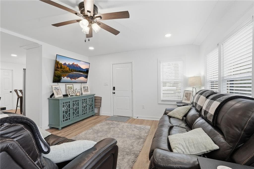 4 bedroom, 2 bathroom, 1,260 sq ft single family residence for sale at 12836 Cumming Highway, Canton, GA 30115 — photo 9