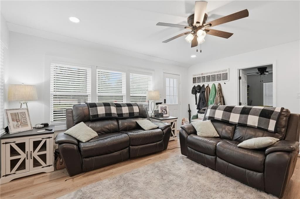 4 bedroom, 2 bathroom, 1,260 sq ft single family residence for sale at 12836 Cumming Highway, Canton, GA 30115 — photo 10