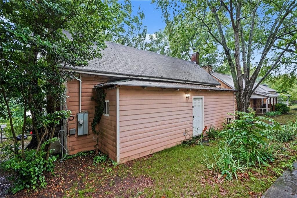 2 bedroom, 2 bathroom, 1,176 sq ft single family residence for sale at 22 S Broad Street, Porterdale, GA 30014 — photo 2