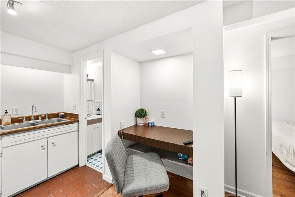 1 bedroom, 1 bathroom duplex for rent at 3635 Cantrell Road 3, Atlanta, GA 30319 for $1,700 a month — photo 5