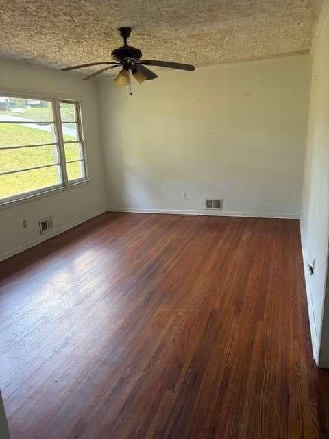 3 bedroom, 1 bathroom, 1,025 sq ft single family residence for sale at 5906 Oakdale Road, Mableton, GA 30126 — photo 6